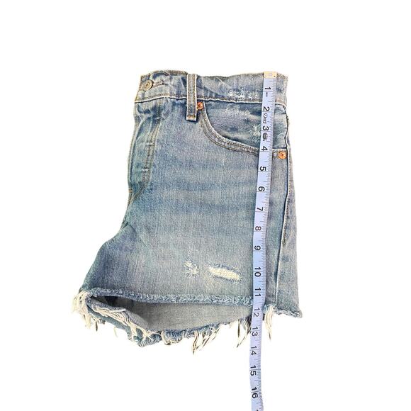 Levi's Premium Distressed Wedgie Denim Cut Off Frayed Hem Jean Shorts Size 28 - Picture 9 of 9